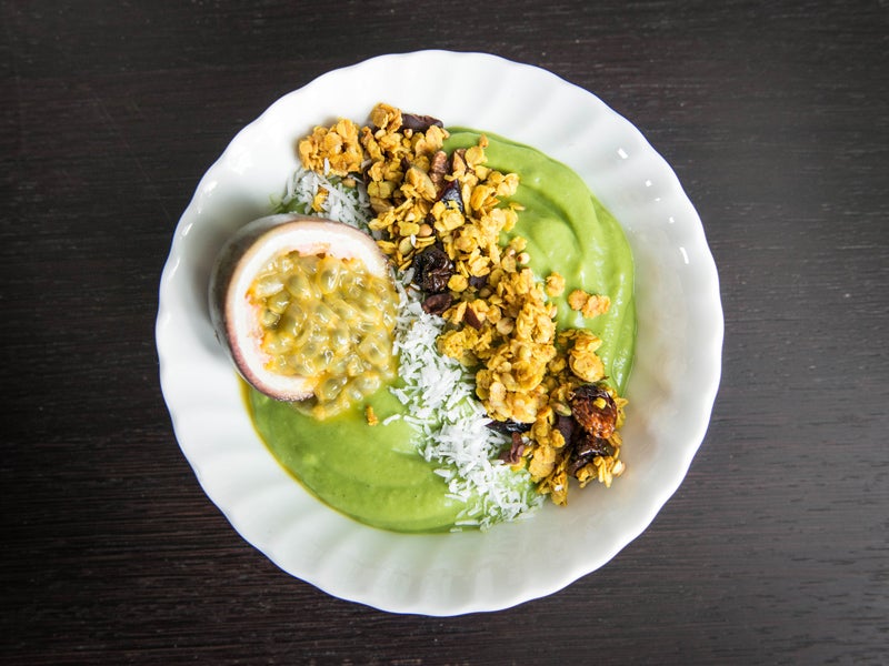Green Smoothie Bowl with Chai Blend
 &ndash; Lucy Bee