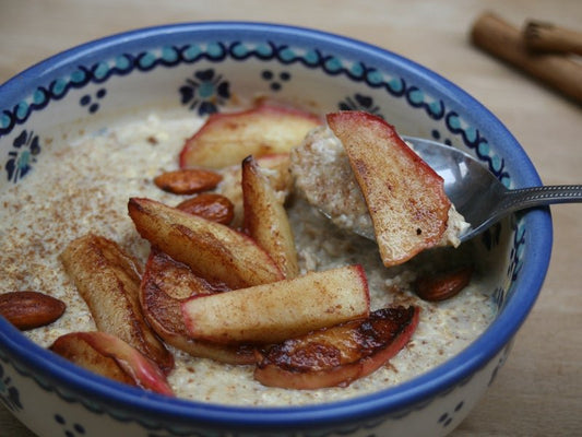 Porridge with Cinnamon, Maca and Sautéed Apple
