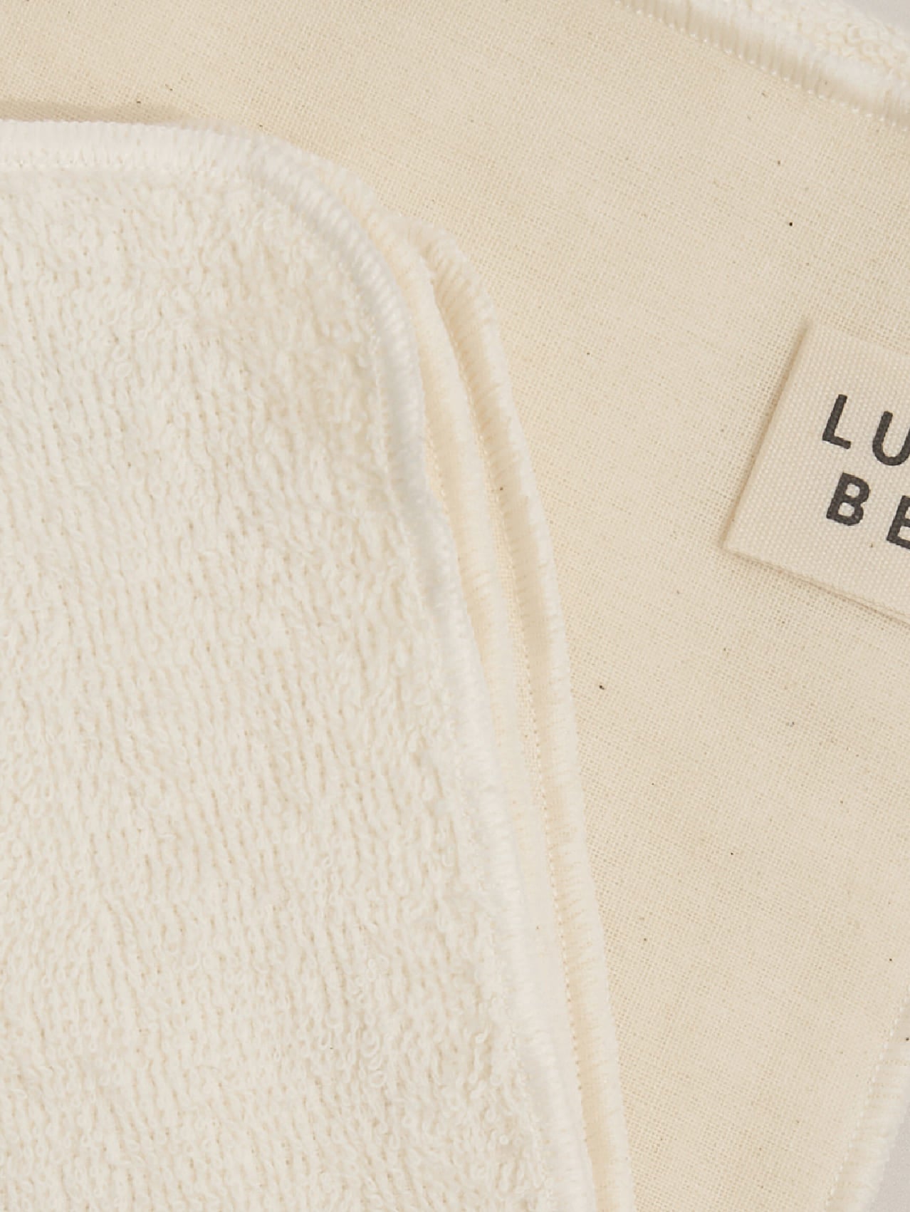 Lucy Bee Cleansing Cloth Close Up